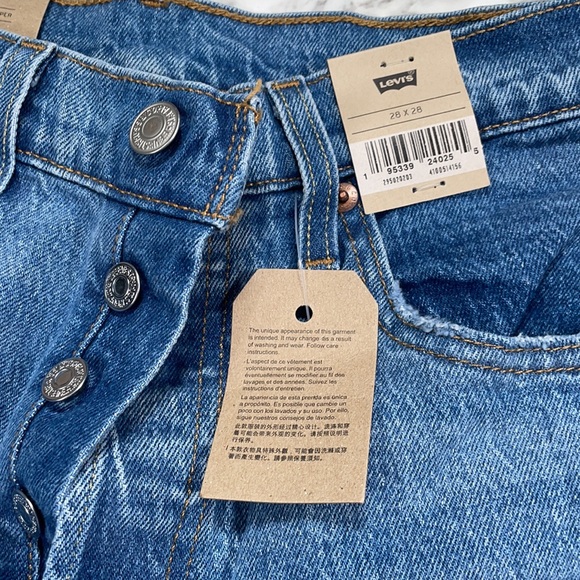 24 HR SALE ONLY Levi’s 501 High Rise Raw Hem Jeans - Picture 2 of 6